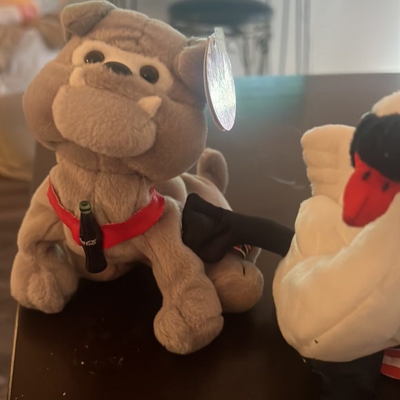 Set of 3 international coca-cola beanies. - Picture 2 of 4